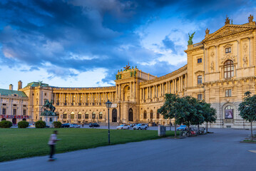 Fototapeta Hofburg w Wiedniu, zabytki i atrakcje turystyczne w mieście. obraz