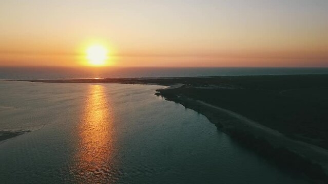 From Broome to Willie Creek adventure in 4WD and 4x4 in dirt road and sand path to beautiful sea blue lagoon