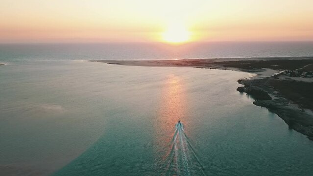 From Broome to Willie Creek adventure in 4WD and 4x4 in dirt road and sand path to beautiful sea blue lagoon