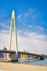 和歌山マリーナシティへ架かるサンブリッジ