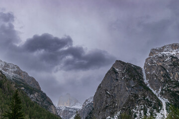 Fototapeta na wymiar alpin scenery (Dolomites, Italy)