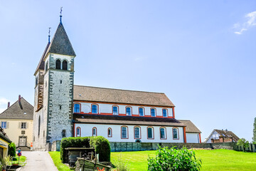 Reichenau, Insel Reichenau, St. Peter und Paul, Kirche, Doppeltürme, Inselrundweg, Seeufer,...