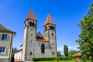 Reichenau, Insel Reichenau, St. Peter und Paul, Kirche, Doppeltürme, Inselrundweg, Seeufer, Gemüseinsel, Niederzell, Bodensee, Untersee, Naturschutz, Uferweg, Sommer, Baden-Württemberg, Deutschland