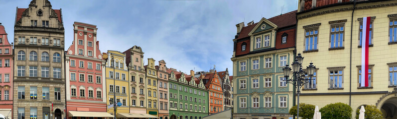 Fototapeta na wymiar market square in old town of Wroclaw
