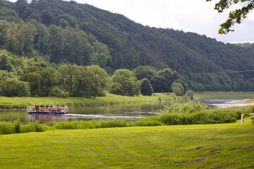 Weserbergland / Weser bei Wehrden zwischen Höxter und Beverungen / Germany