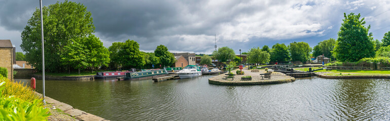 Fototapeta na wymiar Harbour on the canal for narrowboats