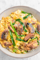 イワシの玉子とじ丼