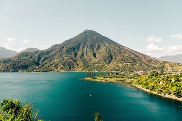 Naklejka premium San Pedro Volcano in Lake Atitlan Guatemala