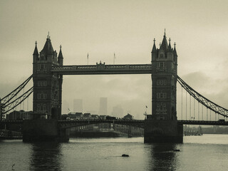 Fototapeta na wymiar tower bridge city