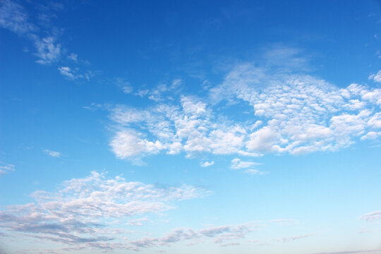 Blank sky surface with small clouds © JANTANA