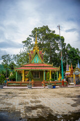Obraz premium view of Chikaeng Krom pagoda in Tri Ton town, one of the most famous Khmer pagodas in An Giang province, Mekong Delta, Vietnam. Travel and religious concept.
