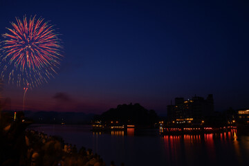 満開の打上花火