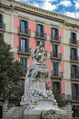 Monument to Frederic Soler an der La Rambla in Barcelona / Spanien
