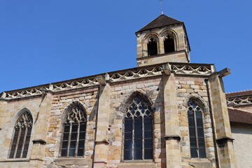 Fototapeta na wymiar L'église Notre Dame, vue de l'extérieur, ville de Montluçon, département de l'Allier, France