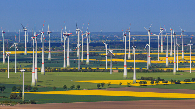 Altentreptow, bei Neubrandenburg, Windpark, Mecklenburg-Vorpommern, Deutschland, Luftaufnahme aus dem Flugzeug 
