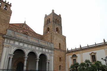 Fototapeta na wymiar cathedral in monreale in sicily (italy) 