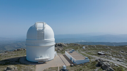 instalaciones del observatorio del Calar alto en la provincia de Almería, España © Antonio ciero