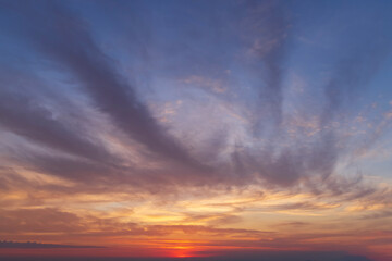 Obraz na płótnie Canvas Beautiful sky with cloud before sunset