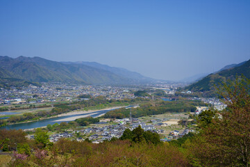 春の桜ヶ丘公園からの眺望(徳島県三好市)