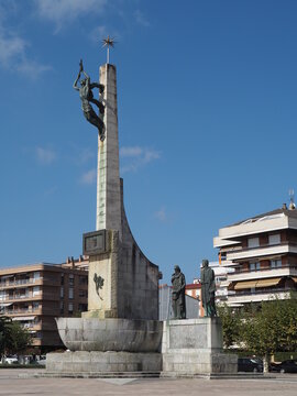 Santo&ntilde;a, municipio c&aacute;ntabro a pies del monte Buciero. Espa&ntilde;a.