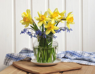 garden bouquet of daffodils