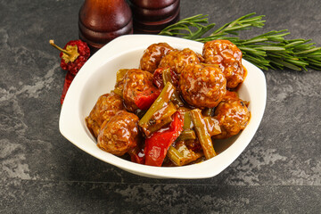 Meat ball in tomato sauce
