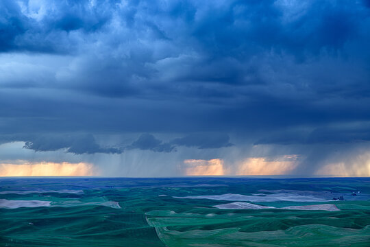 Storm over wheat fields © Paul Freidel 