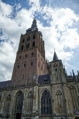 Fototapeta na wymiar Turm der historischen Kathedrale in s’Hertogenbosch