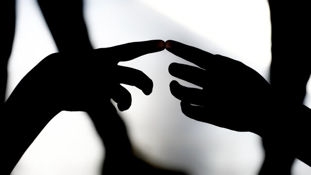 dedos que se tocan silueta