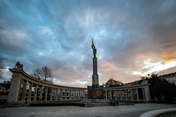 Russisches Heldendenkmal in Wien mit schönen Abendhimmel