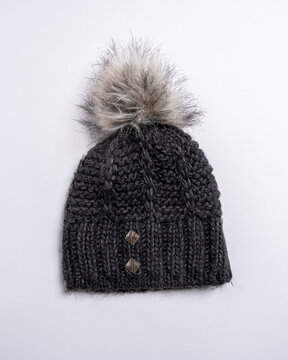 Graue Winter M&uuml;tze freigestellt