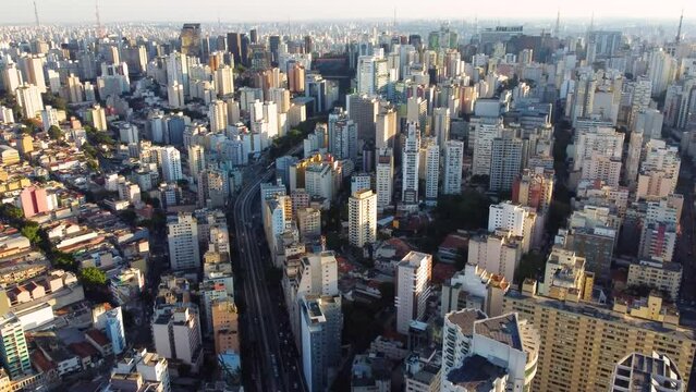 S&atilde;o Paulo City metr&oacute;pole building work tower  