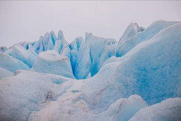 Fototapeta na wymiar montañas de hielo
