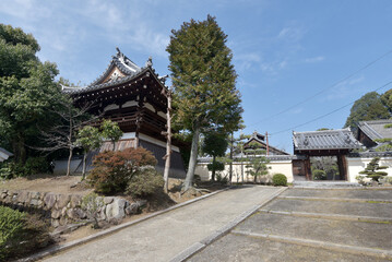 宝塔寺　鐘楼と庫裏　京都市伏見区深草