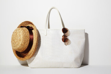 What to bring to the summer beach
