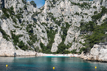 Obraz premium Calanque d'En-vau near Cassis, boat excursion to Calanques national park in Provence, France