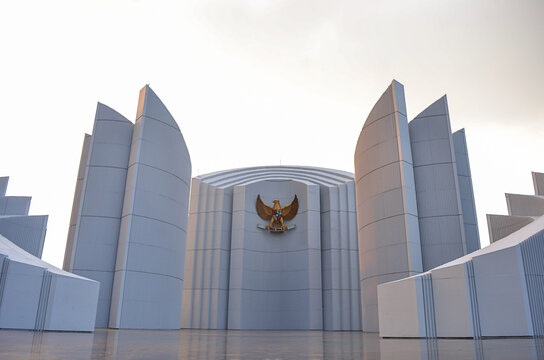 Garuda symbol on the West Java struggle monument. Indonesia's national symbol and motto, Bhinneka Tunggal Ika (Unity in Diversity). clipping path