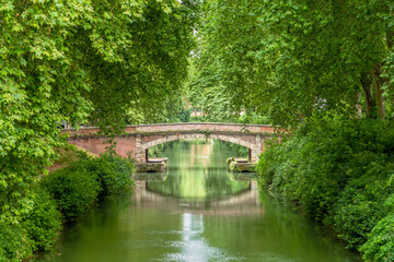 Fototapeta na wymiar Canal de Brienne, picturesque landmark in Toulouse city France