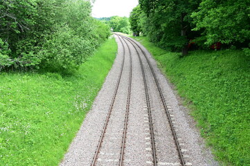 Obraz premium Twin railroad tracks in the West Sussex countryside in the UK. 