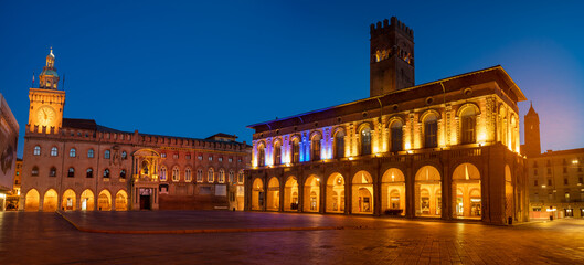 Bologna at night- Piazza Maggiore