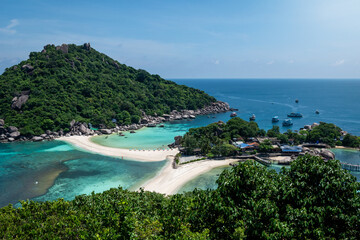 Vista de isla Nang Yuan, desde mirador popular. Playas de Tailandia