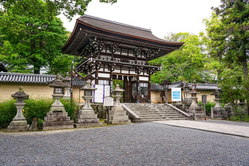 お酒の神様を祀る松尾大社（京都市嵐山）