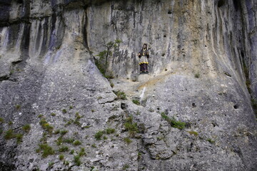 The patron Saint Nepomuk in the rock at the Danube Gorge near Weltenburg Monastery. Baviera, Germany