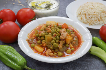 Turkish Food Meaty Green Pea Stew - Stewed Meat Etli Bezelye.