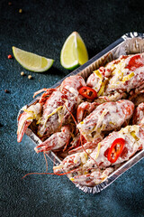 grilled crayfish with lemon and garlic