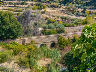 cerca falda monta&ntilde;a sierra espu&ntilde;a puente saturado lugar  
