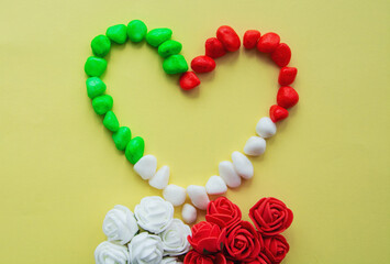 Obraz premium flag of Italy in shape of heart note board for text - italian background for national holidays