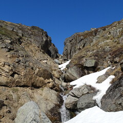 between mount Tasiugaq and Qaqqarsuaq