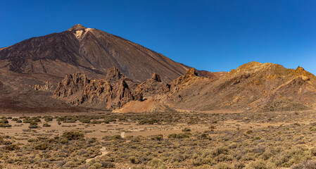 Fototapeta na wymiar Blick zum Teide vom Aussichtspunkt Llano de Ucancaff