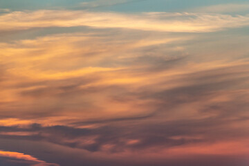 Obraz premium red-blue sky of sunset or dawn, bright skies